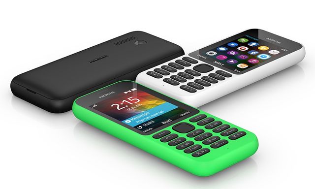 Microsoft Nokia 215: самый доступный мобильный телефон с интернет-функциями