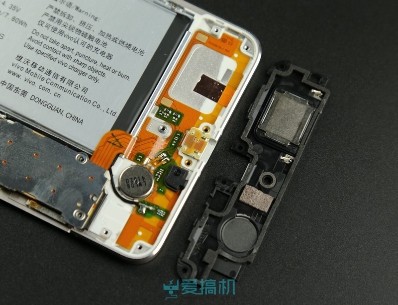 Разборка смартфона Vivo X5 Max показала особенности конструкции устройства