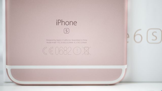 На Apple подали в суд за удалённые при сбросе настроек iPhone фотографии и контакты