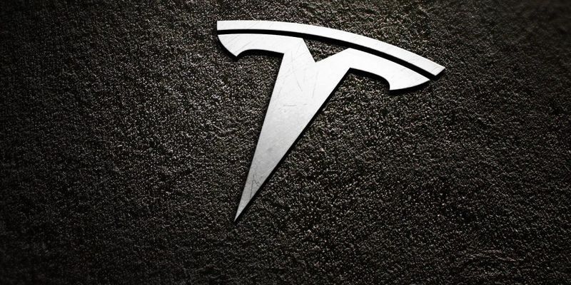 Tesla заработала на биткойнах больше, чем на продаже машин